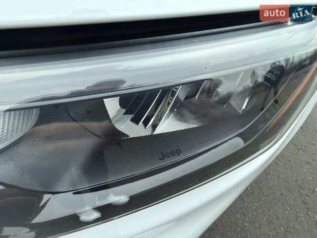 Белый Джип Компас, объемом двигателя 2 л и пробегом 30 тыс. км за 21999 $, фото 16 на Automoto.ua