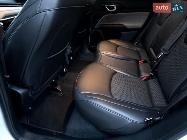 Белый Джип Компас, объемом двигателя 2 л и пробегом 46 тыс. км за 19800 $, фото 69 на Automoto.ua