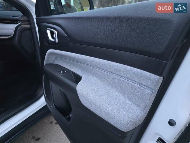 Белый Джип Компас, объемом двигателя 2 л и пробегом 46 тыс. км за 19800 $, фото 25 на Automoto.ua