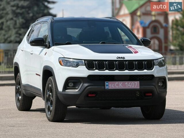 Белый Джип Компас, объемом двигателя 2 л и пробегом 80 тыс. км за 20700 $, фото 1 на Automoto.ua