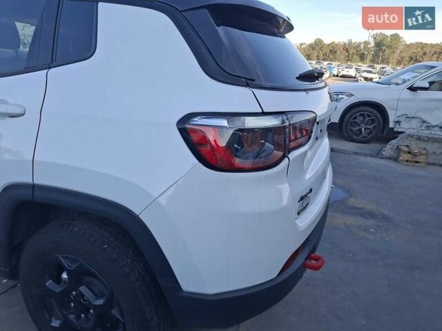 Белый Джип Компас, объемом двигателя 2 л и пробегом 45 тыс. км за 16999 $, фото 6 на Automoto.ua