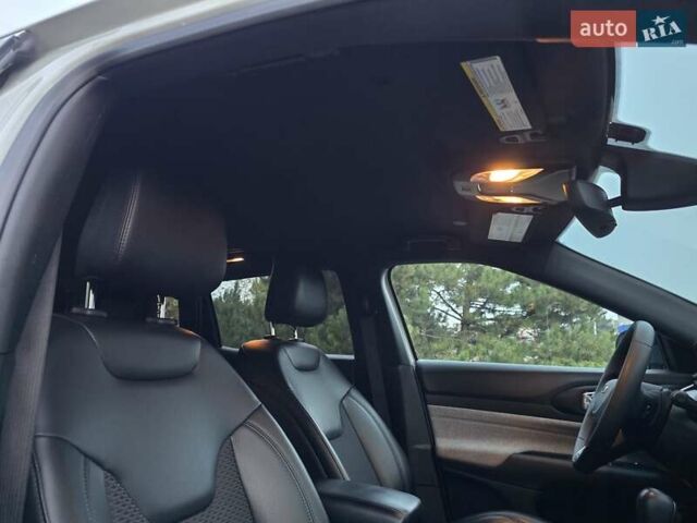 Белый Джип Компас, объемом двигателя 2 л и пробегом 46 тыс. км за 19800 $, фото 37 на Automoto.ua