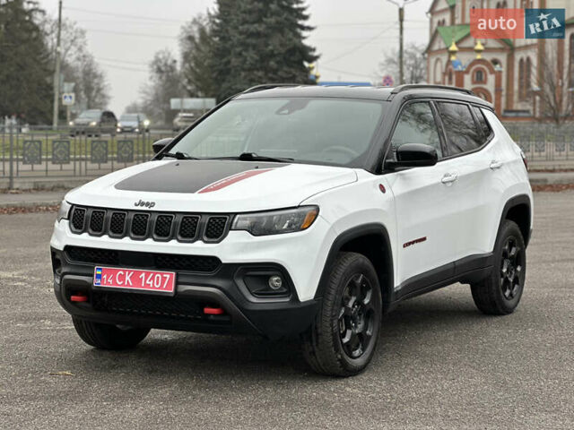 Белый Джип Компас, объемом двигателя 2 л и пробегом 80 тыс. км за 23000 $, фото 1 на Automoto.ua