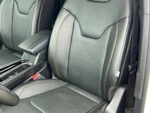 Білий Джип Compass, об'ємом двигуна 2 л та пробігом 3 тис. км за 24300 $, фото 10 на Automoto.ua