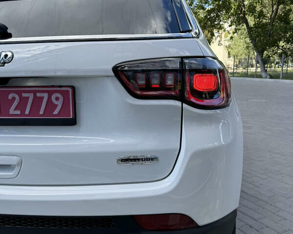 Белый Джип Компас, объемом двигателя 2 л и пробегом 20 тыс. км за 22900 $, фото 18 на Automoto.ua