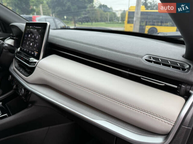 Білий Джип Compass, об'ємом двигуна 2 л та пробігом 2 тис. км за 25000 $, фото 37 на Automoto.ua