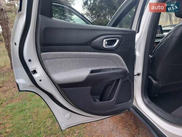 Белый Джип Компас, объемом двигателя 2 л и пробегом 18 тыс. км за 20700 $, фото 11 на Automoto.ua