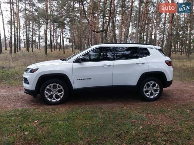 Белый Джип Компас, объемом двигателя 2 л и пробегом 18 тыс. км за 20700 $, фото 1 на Automoto.ua