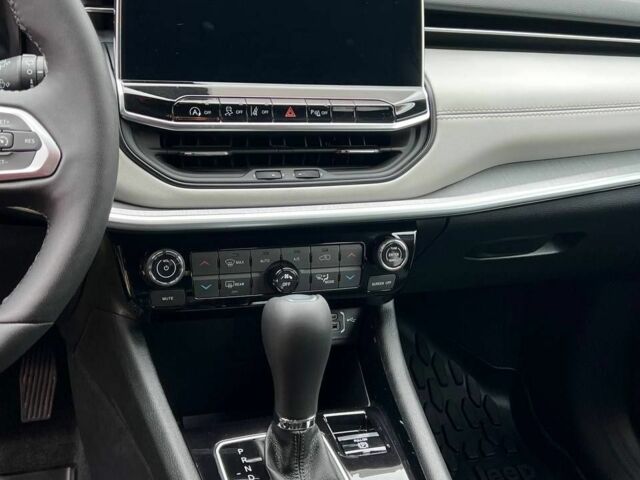 Білий Джип Compass, об'ємом двигуна 2 л та пробігом 3 тис. км за 24300 $, фото 13 на Automoto.ua