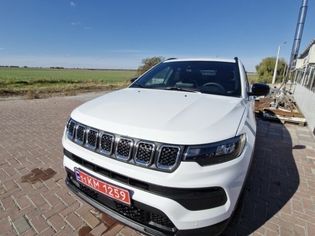 Білий Джип Compass, об'ємом двигуна 0 л та пробігом 4 тис. км за 20999 $, фото 2 на Automoto.ua