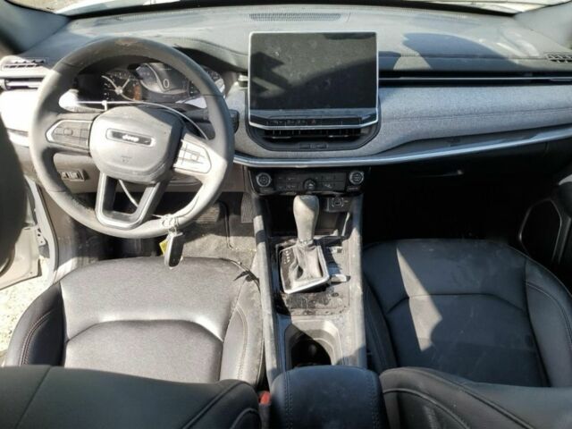 Білий Джип Compass, об'ємом двигуна 2 л та пробігом 24 тис. км за 18000 $, фото 6 на Automoto.ua