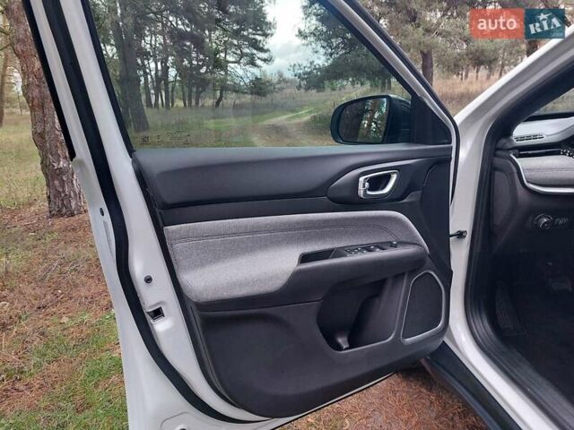 Белый Джип Компас, объемом двигателя 2 л и пробегом 18 тыс. км за 20700 $, фото 9 на Automoto.ua