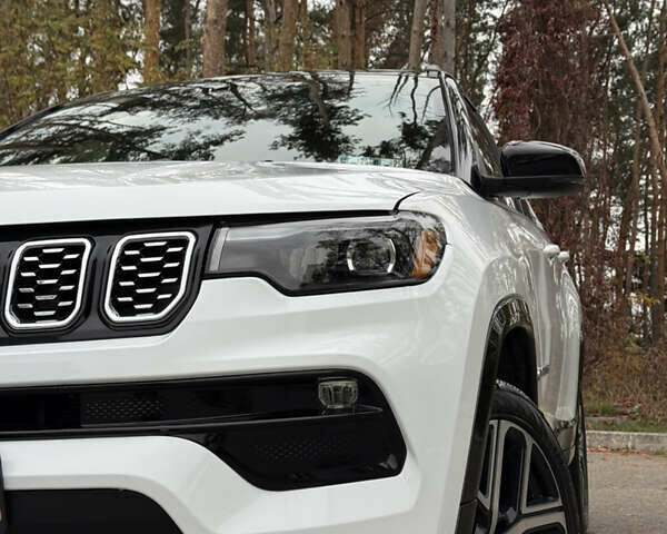 Белый Джип Компас, объемом двигателя 2 л и пробегом 3 тыс. км за 24300 $, фото 2 на Automoto.ua