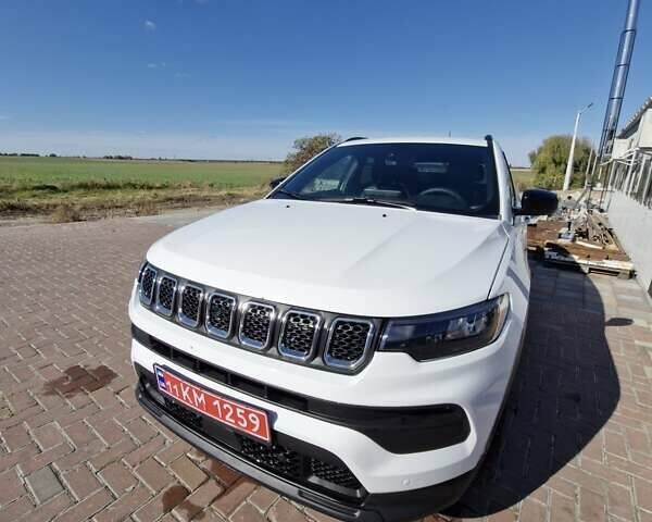 Белый Джип Компас, объемом двигателя 2 л и пробегом 4 тыс. км за 21200 $, фото 2 на Automoto.ua