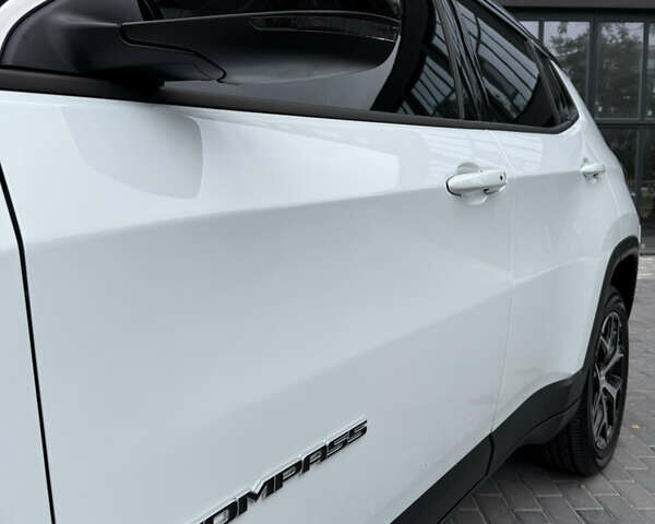 Білий Джип Compass, об'ємом двигуна 2 л та пробігом 2 тис. км за 25000 $, фото 22 на Automoto.ua