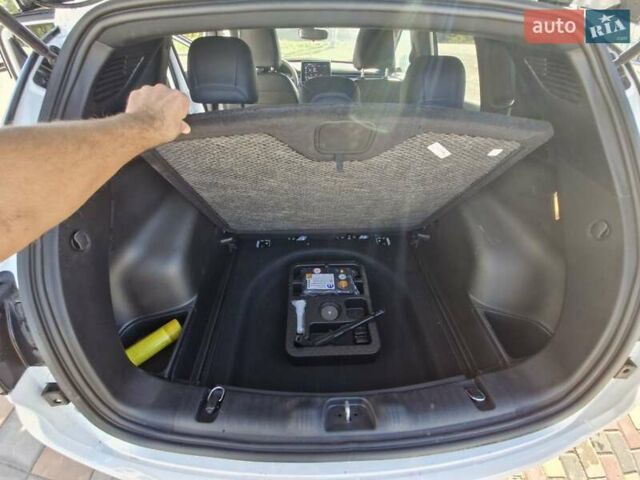 Белый Джип Компас, объемом двигателя 2 л и пробегом 4 тыс. км за 20499 $, фото 5 на Automoto.ua