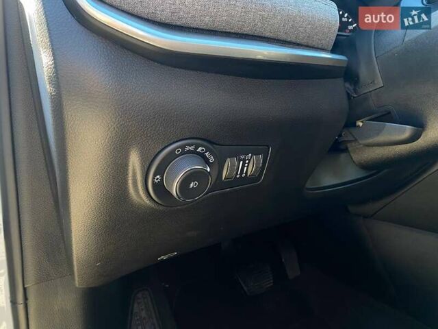 Білий Джип Compass, об'ємом двигуна 2 л та пробігом 24 тис. км за 22500 $, фото 12 на Automoto.ua