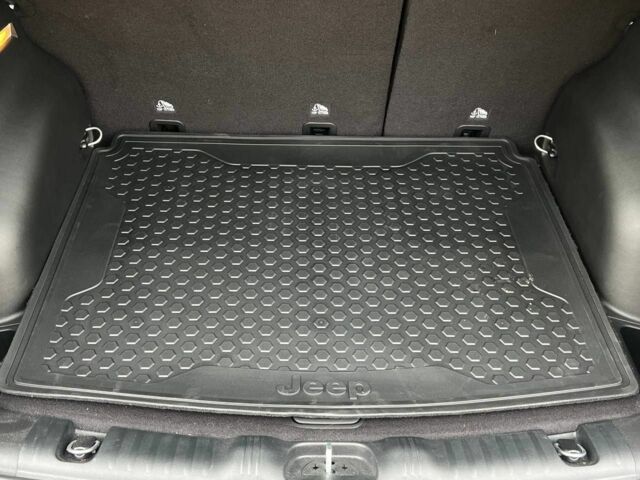 Білий Джип Compass, об'ємом двигуна 2 л та пробігом 3 тис. км за 24300 $, фото 21 на Automoto.ua