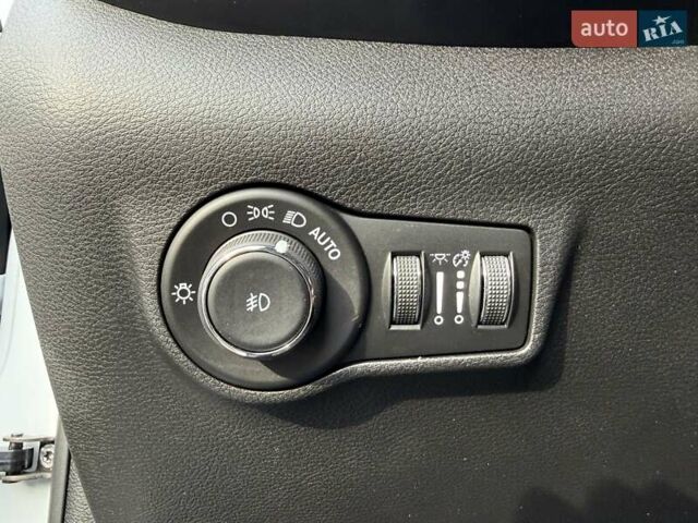 Білий Джип Compass, об'ємом двигуна 2 л та пробігом 2 тис. км за 22900 $, фото 18 на Automoto.ua