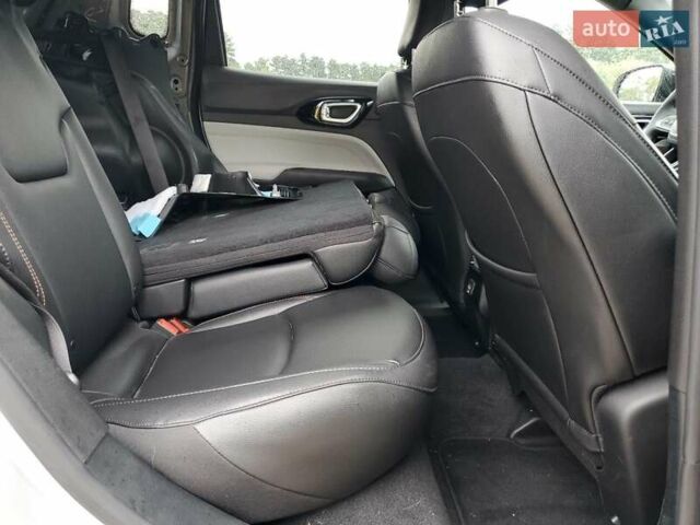 Білий Джип Compass, об'ємом двигуна 0 л та пробігом 12 тис. км за 5500 $, фото 4 на Automoto.ua
