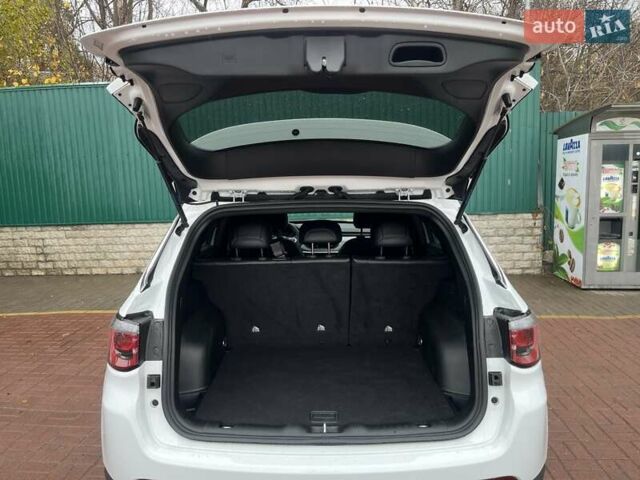 Белый Джип Компас, объемом двигателя 2 л и пробегом 8 тыс. км за 19800 $, фото 24 на Automoto.ua