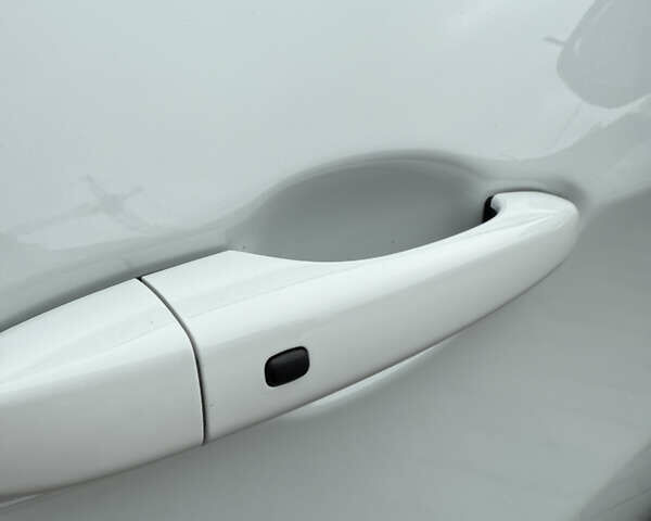 Білий Джип Compass, об'ємом двигуна 2 л та пробігом 2 тис. км за 25000 $, фото 25 на Automoto.ua