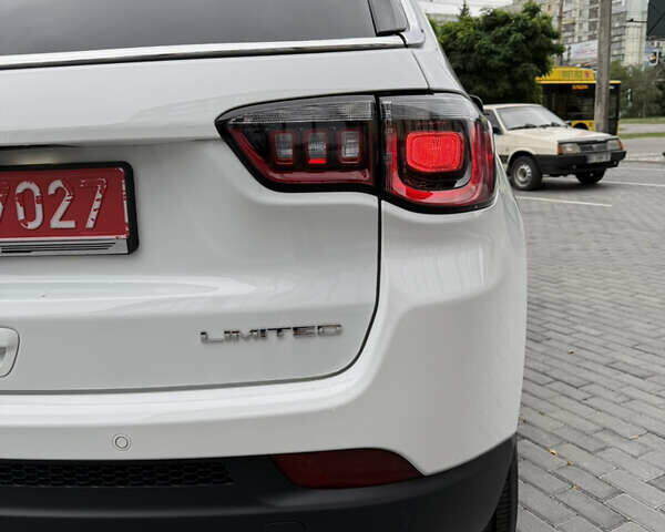 Білий Джип Compass, об'ємом двигуна 2 л та пробігом 2 тис. км за 25000 $, фото 19 на Automoto.ua