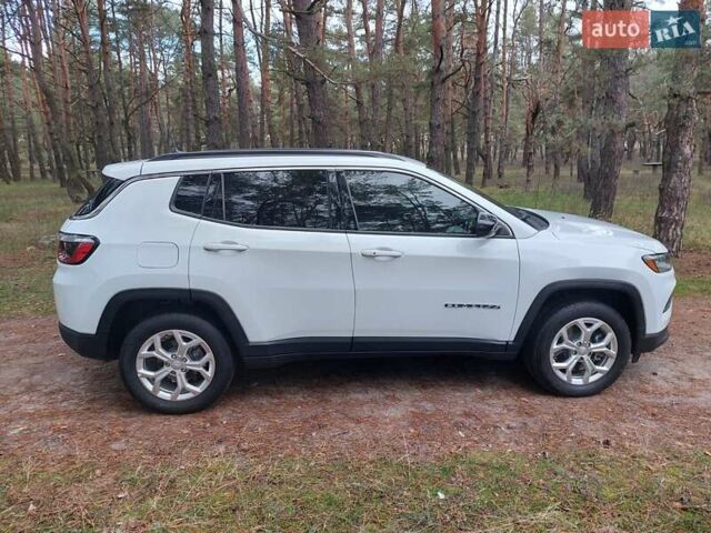 Белый Джип Компас, объемом двигателя 2 л и пробегом 18 тыс. км за 20700 $, фото 5 на Automoto.ua