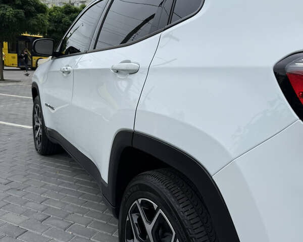 Білий Джип Compass, об'ємом двигуна 2 л та пробігом 2 тис. км за 25000 $, фото 21 на Automoto.ua