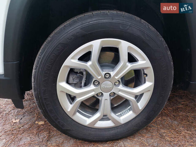 Белый Джип Компас, объемом двигателя 2 л и пробегом 18 тыс. км за 20700 $, фото 22 на Automoto.ua