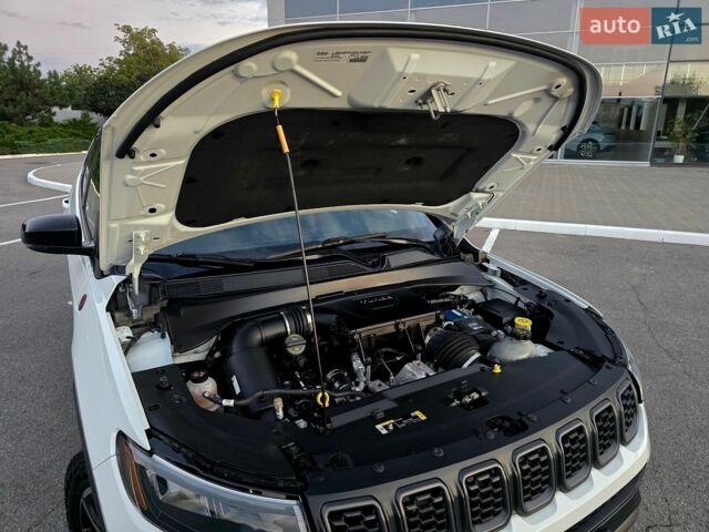 Білий Джип Compass, об'ємом двигуна 2 л та пробігом 75 тис. км за 19700 $, фото 98 на Automoto.ua