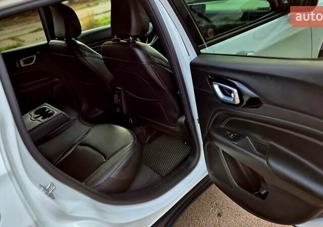 Белый Джип Компас, объемом двигателя 2 л и пробегом 7 тыс. км за 23999 $, фото 9 на Automoto.ua