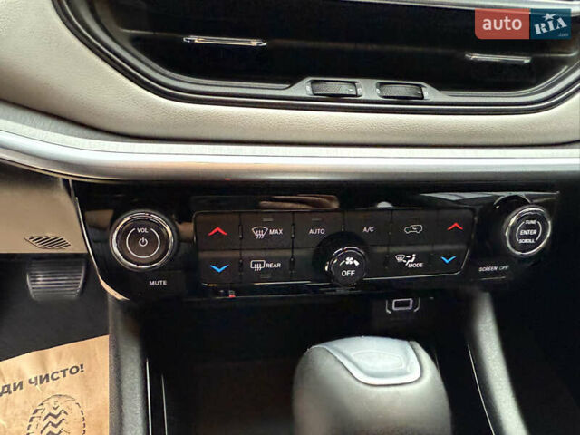 Білий Джип Compass, об'ємом двигуна 2 л та пробігом 2 тис. км за 25000 $, фото 53 на Automoto.ua