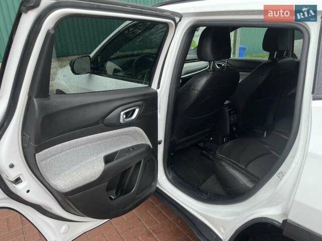 Белый Джип Компас, объемом двигателя 2 л и пробегом 8 тыс. км за 19800 $, фото 15 на Automoto.ua