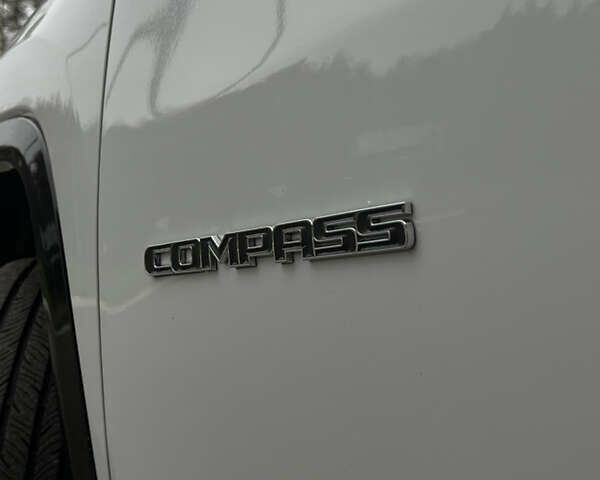 Білий Джип Compass, об'ємом двигуна 2 л та пробігом 3 тис. км за 24300 $, фото 16 на Automoto.ua