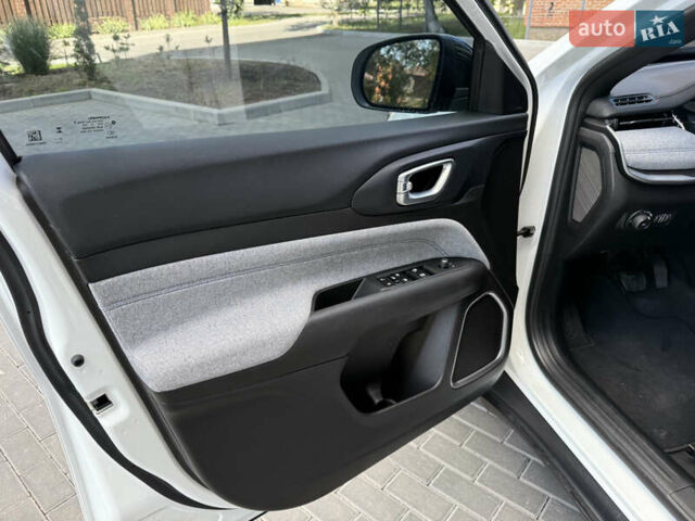 Белый Джип Компас, объемом двигателя 2 л и пробегом 20 тыс. км за 22900 $, фото 36 на Automoto.ua