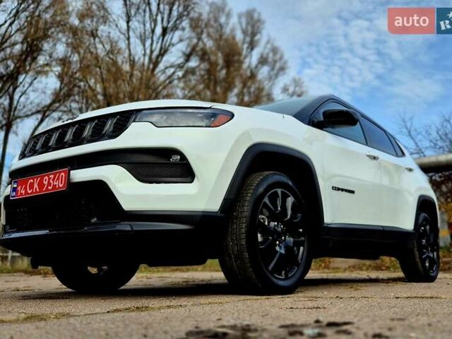 Белый Джип Компас, объемом двигателя 2 л и пробегом 7 тыс. км за 23999 $, фото 3 на Automoto.ua