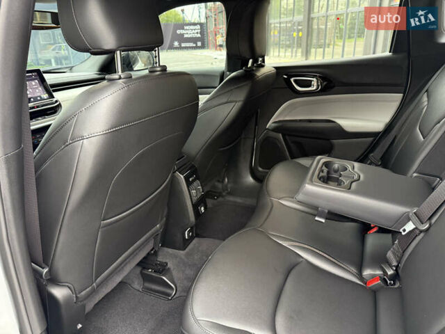 Білий Джип Compass, об'ємом двигуна 2 л та пробігом 2 тис. км за 25000 $, фото 41 на Automoto.ua