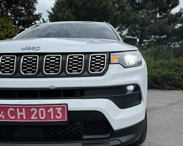 Белый Джип Компас, объемом двигателя 2 л и пробегом 20 тыс. км за 23700 $, фото 10 на Automoto.ua