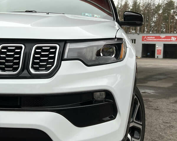 Білий Джип Compass, об'ємом двигуна 2 л та пробігом 3 тис. км за 24300 $, фото 2 на Automoto.ua