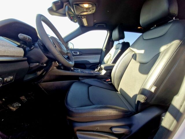 Білий Джип Compass, об'ємом двигуна 0 л та пробігом 4 тис. км за 20999 $, фото 4 на Automoto.ua