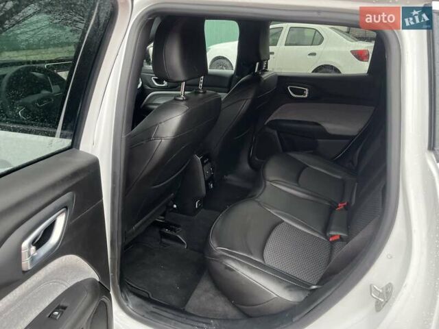 Белый Джип Компас, объемом двигателя 2 л и пробегом 8 тыс. км за 19800 $, фото 8 на Automoto.ua