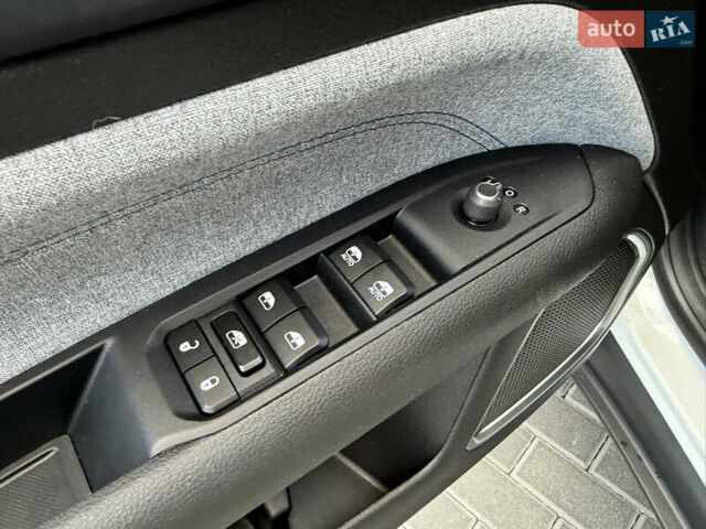 Белый Джип Компас, объемом двигателя 2 л и пробегом 20 тыс. км за 22900 $, фото 37 на Automoto.ua