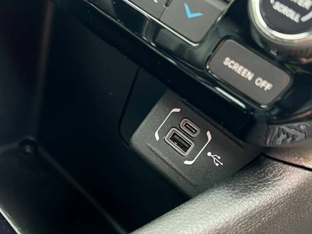 Білий Джип Compass, об'ємом двигуна 2 л та пробігом 3 тис. км за 24300 $, фото 16 на Automoto.ua