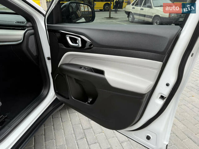 Білий Джип Compass, об'ємом двигуна 2 л та пробігом 2 тис. км за 25000 $, фото 34 на Automoto.ua