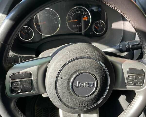 Бежевий Джип Compass, об'ємом двигуна 2.36 л та пробігом 150 тис. км за 11000 $, фото 6 на Automoto.ua