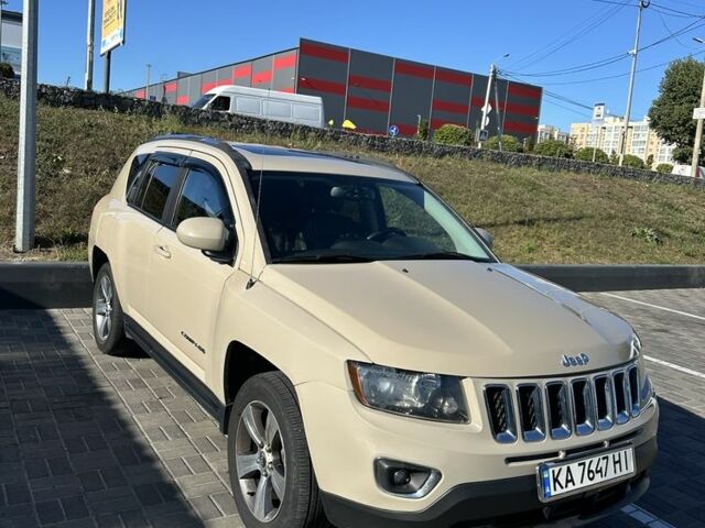 Бежевий Джип Compass, об'ємом двигуна 2 л та пробігом 80 тис. км за 12500 $, фото 1 на Automoto.ua