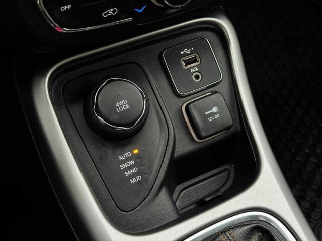 Черный Джип Компас, объемом двигателя 0 л и пробегом 97 тыс. км за 344 $, фото 19 на Automoto.ua