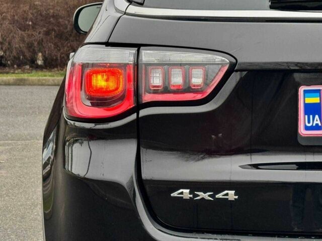 Черный Джип Компас, объемом двигателя 0 л и пробегом 97 тыс. км за 344 $, фото 5 на Automoto.ua