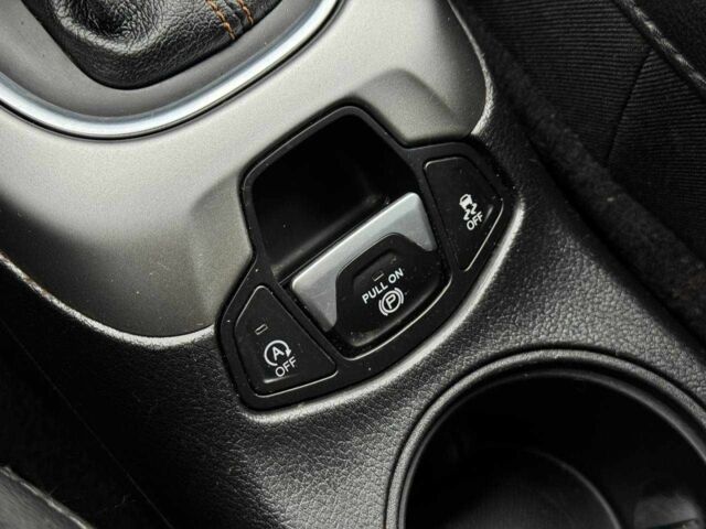 Черный Джип Компас, объемом двигателя 0 л и пробегом 97 тыс. км за 344 $, фото 21 на Automoto.ua